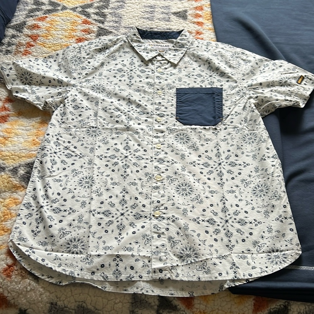 Caterpillar men’s medium short sleeve Bandana print shirt.